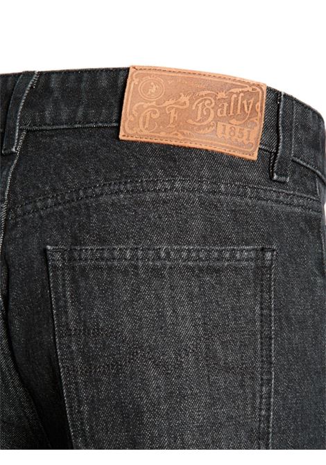 Jeans dritti a vita media in grigio di Bally- uomo BALLY | MTR00ACO313U765