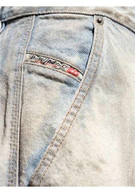 Jeans con effetto vissuto d-fish in celeste Diesel - uomo DIESEL | A147240CBDJ01