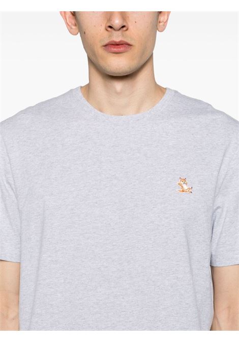 T-shirt con applicazione Chillax Fox in grigio chiaro - uomo MAISON KITSUNÉ | LM00110KJ0008H120