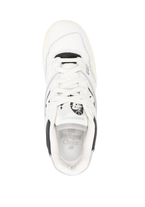 Sneakers basse 550 in bianco e grigio - unisex NEW BALANCE | BB550VGBWHTGRY
