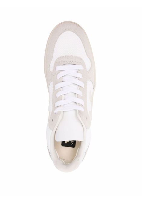White and beige v-10 low-top sneakers  - women VEJA | VX0102499AWHTNTRL