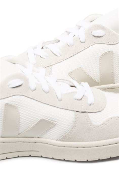 Sneakers V-10 in bianco e beige - uomo VEJA | VX0102499BWHTNTRL