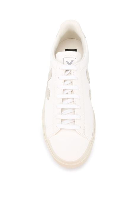 Sneakers basse campo in bianco e beige - VEJA uomo VEJA | CP0502429BWHT