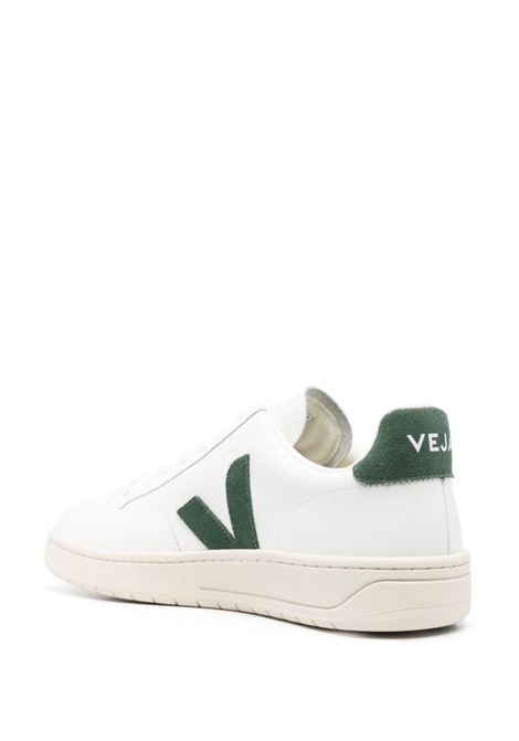 Sneakers basse V-12 in bianco e verde - uomo VEJA | XD0202336BWHTCYPRS