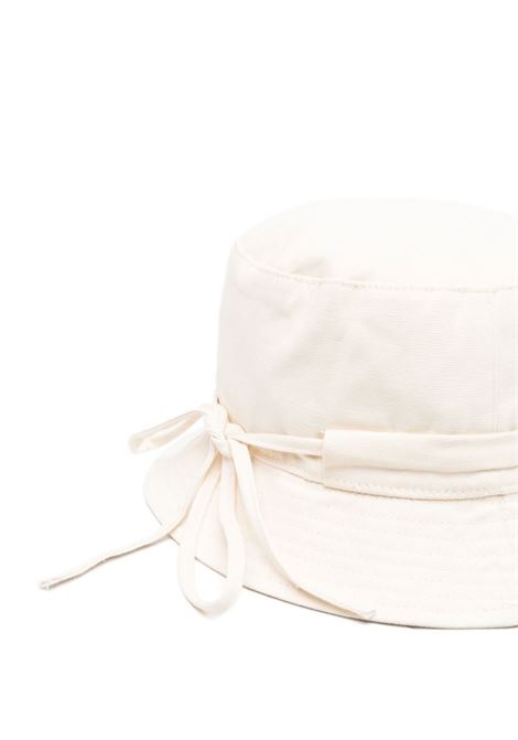 The bob gadjo bucket hat in white - JACQUEMUS  unisex